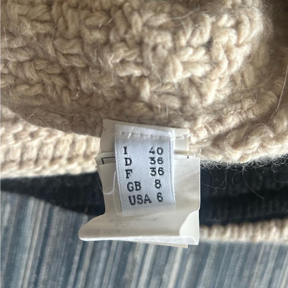 Moschino 🇮🇹 Cheapandchic Attica Cape Sz 6 Women’s Wool Knit Poncho Tan and Black - Picture 9 of 12